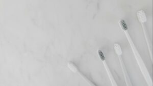 Cómo crear una rutina de higiene bucal completa: pasos, herramientas y consejos prácticos