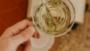 Cómo desconectar del trabajo al llegar a casa: rutinas para recuperar la calma