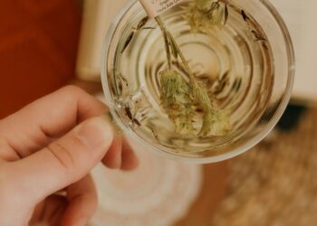 Cómo desconectar del trabajo al llegar a casa: rutinas para recuperar la calma