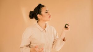 Cómo hidratar el cabello seco en casa: métodos sencillos y eficaces