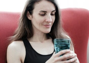 Cómo mejorar tu energía a lo largo del día con hábitos simples y sin estimulantes