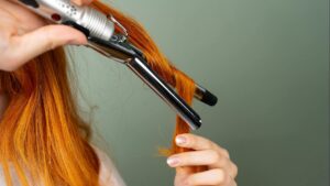 Cómo proteger el cabello del calor: guía para usar secador y plancha sin dañarlo
