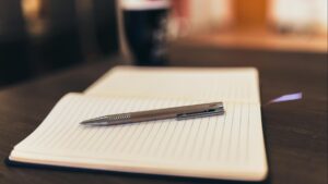 Cómo usar el journaling para cuidar tu salud mental: beneficios y cómo empezar