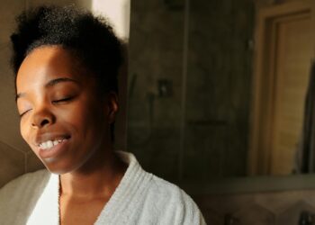 Mascarilla capilar en casa: cómo elegirla, aplicarla y qué esperar según tu tipo de cabello