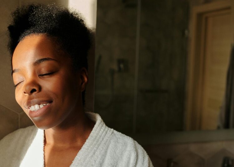 Mascarilla capilar en casa: cómo elegirla, aplicarla y qué esperar según tu tipo de cabello