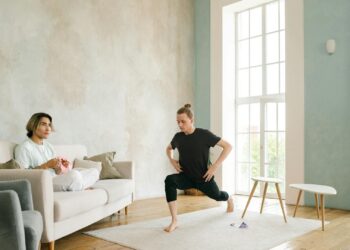 Rutina de cardio en casa sin saltos: cómo ponerte en forma sin molestar a los vecinos