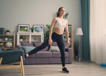 Pilates en casa para principiantes: cómo empezar, qué necesitas y los primeros ejercicios
