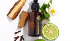 Aceite de romero para el pelo: beneficios y cómo usarlo