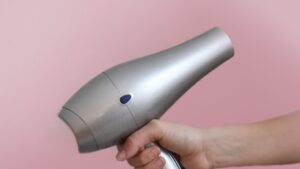 Mejores secadores de pelo: cuál elegir según tu cabello